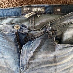 Buckle Jeans 34R